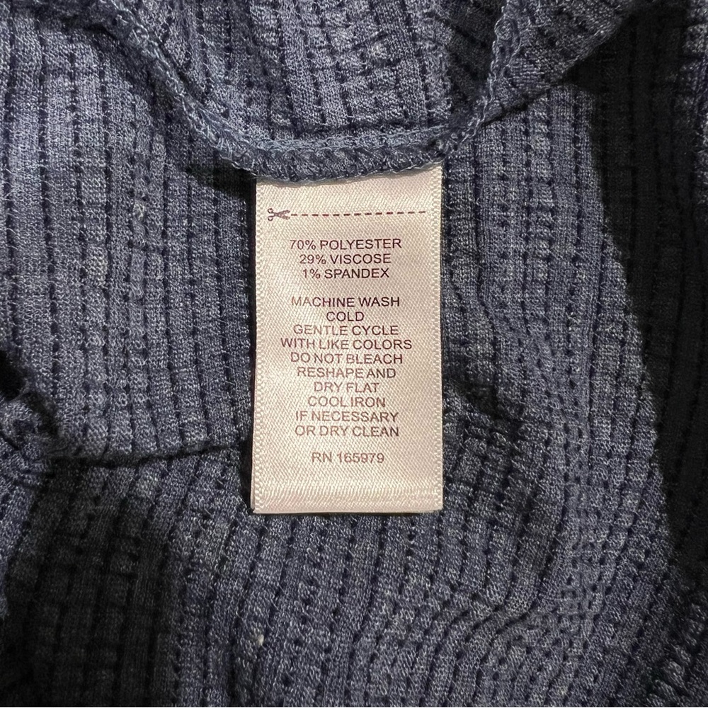 Cable & Gauge | Chambray Button Up Short Sleeve Top size Medium - Picture 7 of 11